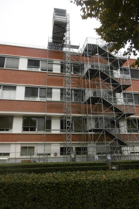 Accès aux bâtiments : échafaudages et lifts